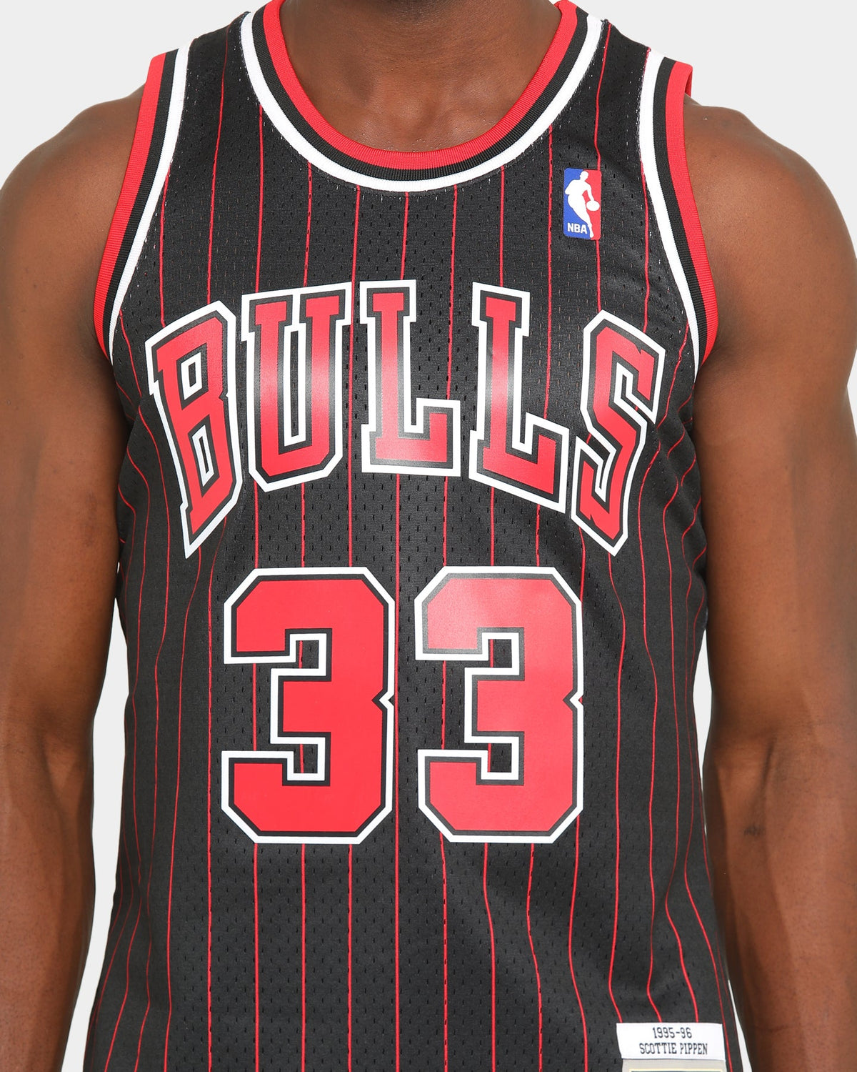 Mitchell & Ness Chicago Bulls Scottie Pippen '95-'96 #33 Swingman Jersey Black